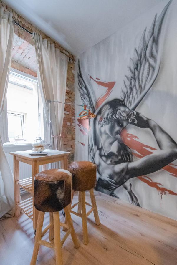 Accommodation At The Zeus Apartment 브라티슬라바 외부 사진